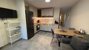 Leonidio Apartment Zenith-Nadir
